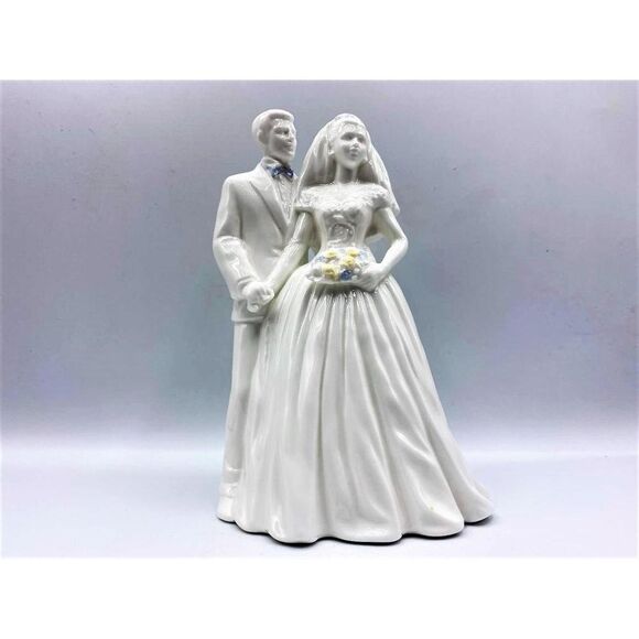 Vintage Wedgwood Wedding Day Bone China Figurine Topper Minimalist Bride Groom - Picture 1 of 9